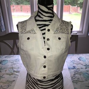 White Jean Vest With Jewels